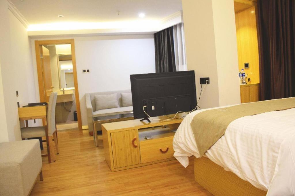 Greentree Inn Qingyuan Qinghe Avenue Branch Exterior foto